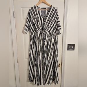 Bloomchic Black and White maxi Dress size 22-24